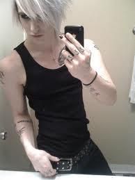 e asa dragut blond :nebun:  :nebun:  :nebun: poza preferata
